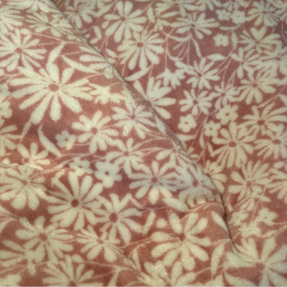 Target Spring Plush Throw Blanket - Picture 3 of 4